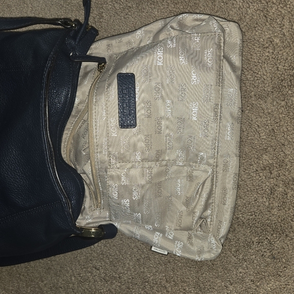 Michael Kors Crossbody - Picture 4 of 5